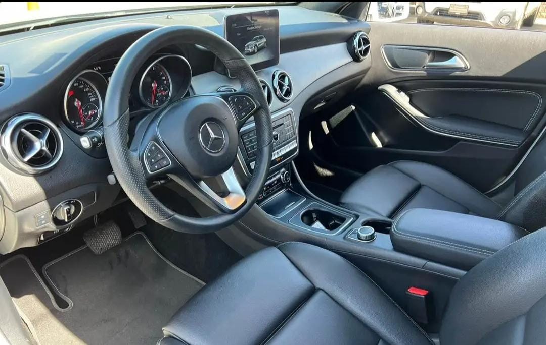 2020 Mercedes-Benz GLA exterior view